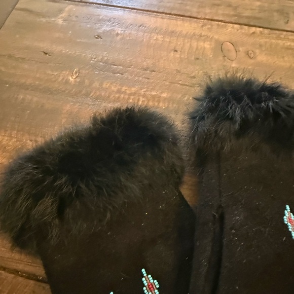 Black Suede Mittens w/Rabbit Fur Trim and Beaded Design - Picture 3 of 5